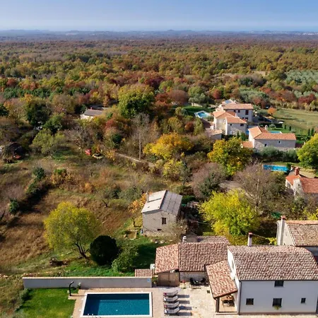 Beautiful Casa Noemi With Pool In Porec