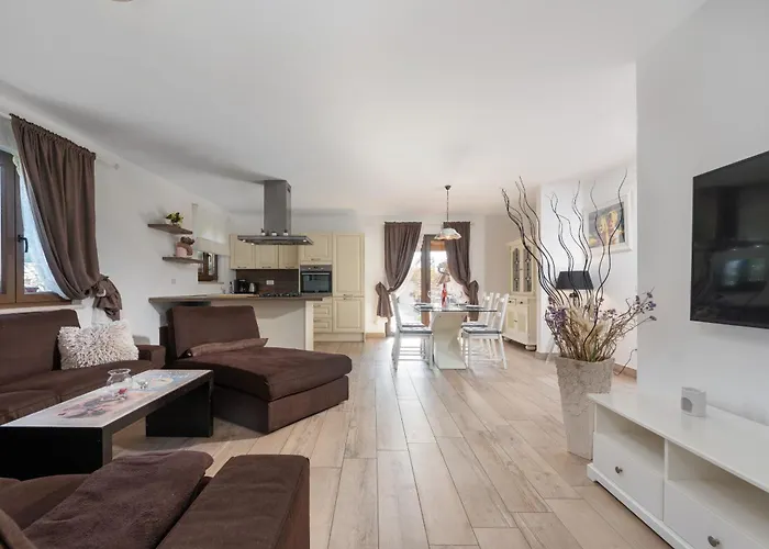 Βίλα Beautiful Casa Noemi With Pool In Porec