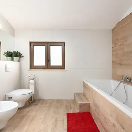 Beautiful Casa Noemi With Pool In Porec *