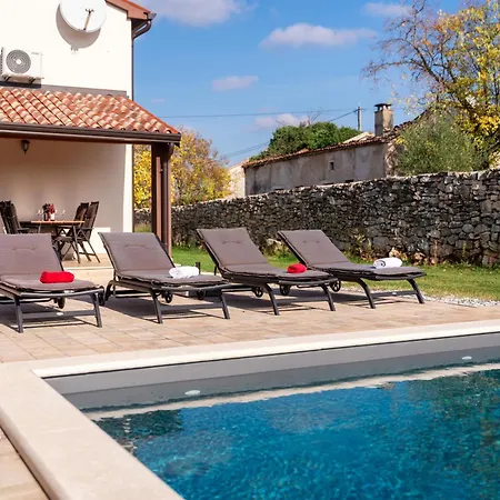 Beautiful Casa Noemi With Pool In Porec * Rakovci