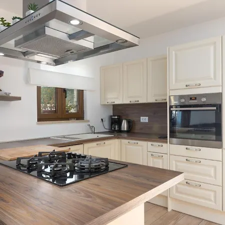 Beautiful Casa Noemi With Pool In Porec * Rakovci
